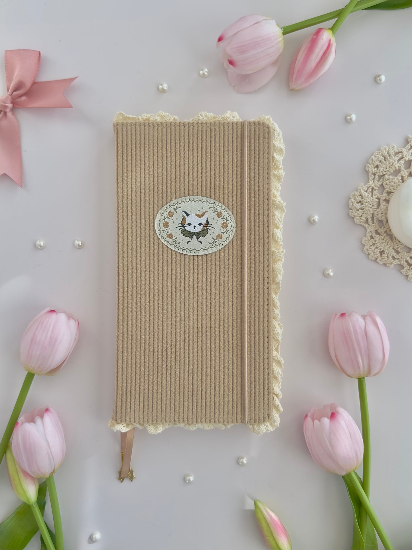 160 gsm | TN | calico cat notebook (dotted, grid)