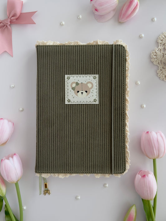 160 gsm | A5 | bear notebook (dotted, lined)