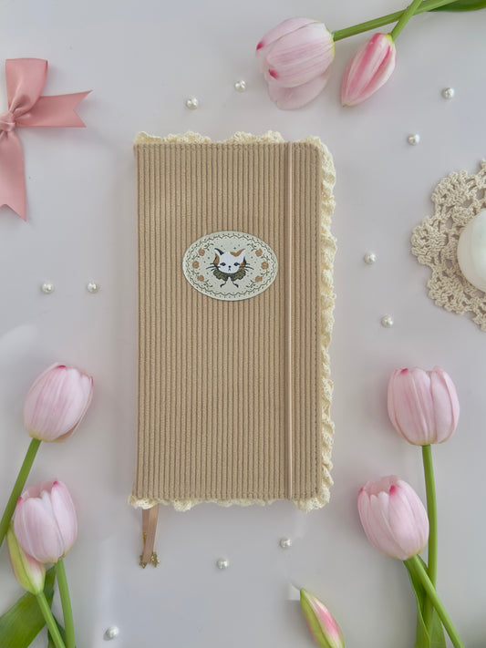 160 gsm | TN | calico cat notebook (dotted, grid)