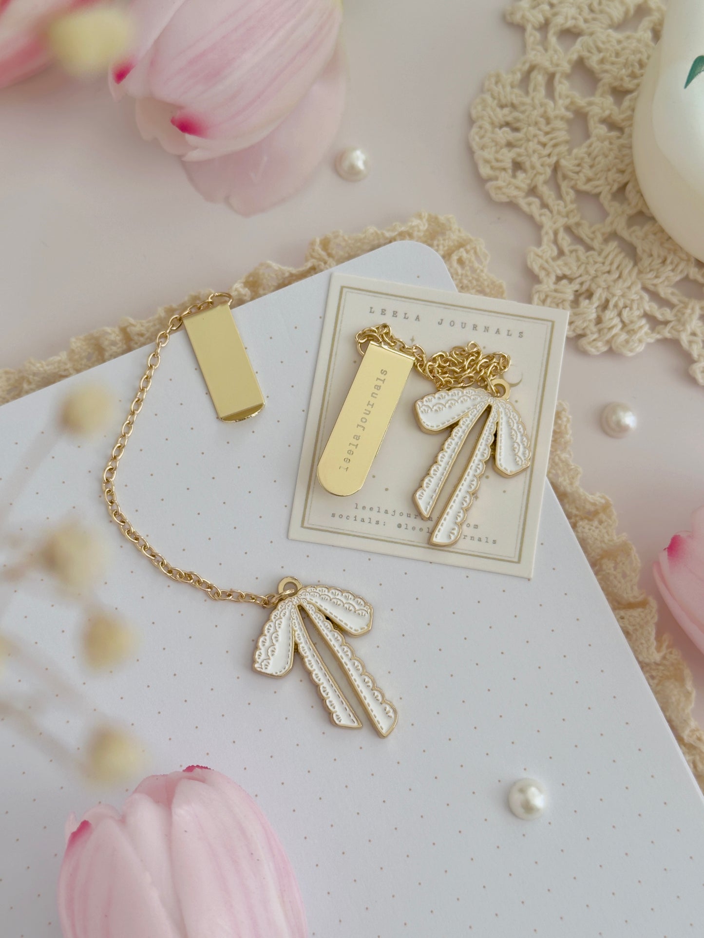 white lace bow enamel bookmark charm