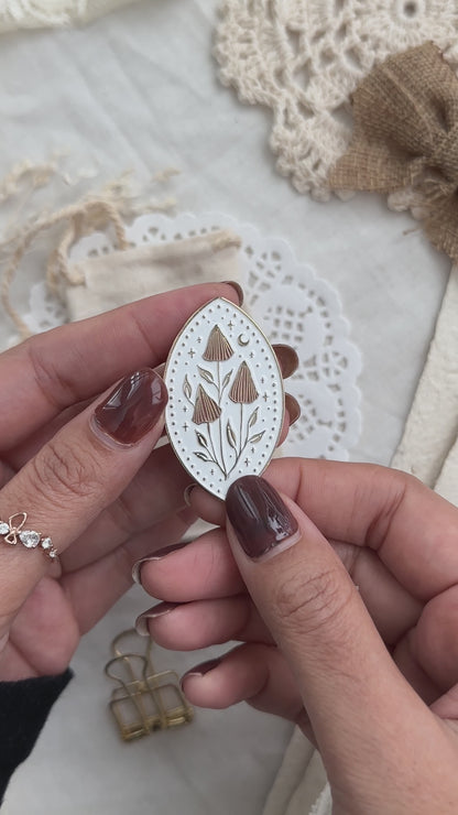 *retiring* mushroom almond shaped journaling clip